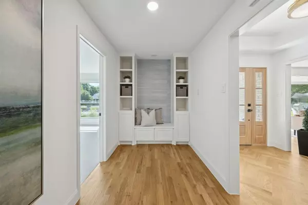 Dallas, TX 75244,4331 Laren Lane