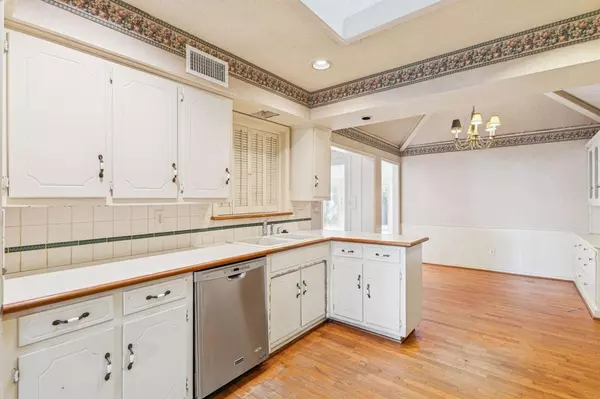 Dallas, TX 75214,6214 Glennox Lane