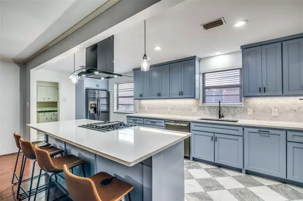 Dallas, TX 75228,2217 Babalos Lane