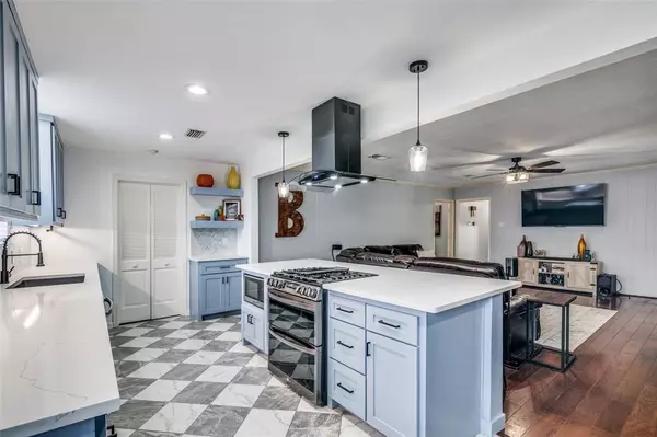 Dallas, TX 75228,2217 Babalos Lane