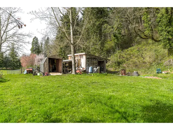 32763 BERLIN RD, Lebanon, OR 97355