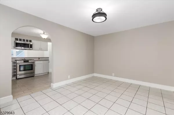 Lyndhurst Twp., NJ 07071,482 6Th Ave