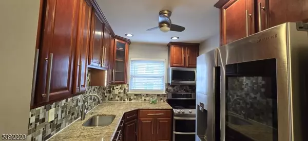 Linden City, NJ 07036,100 Luttgen Pl #B1