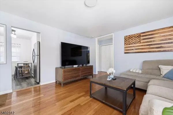 Ridgefield Park Village, NJ 07660,435 Teaneck Rd #11