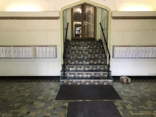 Westfield Town, NJ 07090,503 Carleton Rd #408