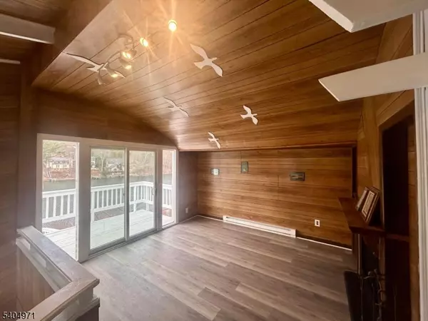 Hopatcong Boro, NJ 07843,38 W River Styx Rd