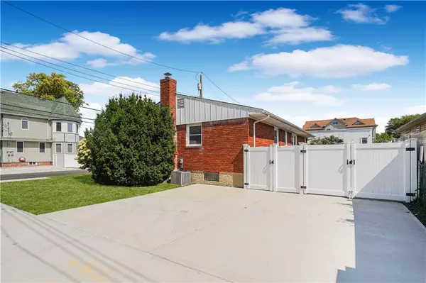 Staten  Island, NY 10306,44 Finley AVE