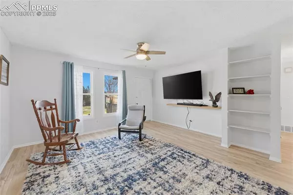 Colorado Springs, CO 80910,3303 Valley Hi AVE #B