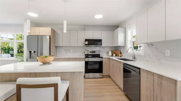 Saanich, BC V8N 3R9,4201 Tyndall Ave #4-203