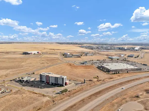 Medicine Hat, AB T1C 0C8,2377 Box Springs BLVD NW #6