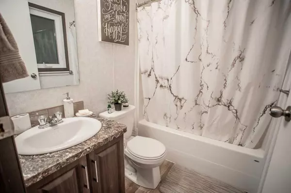 High Level, AB T0H1Z0,17 Driftwood DR