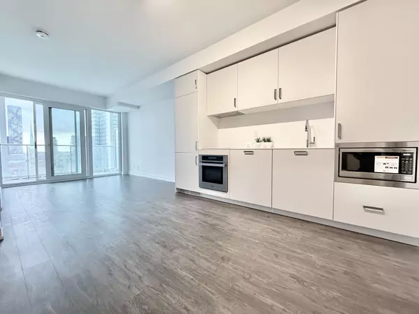 Toronto C08, ON M5C 0B6,88 Queen ST E #1508