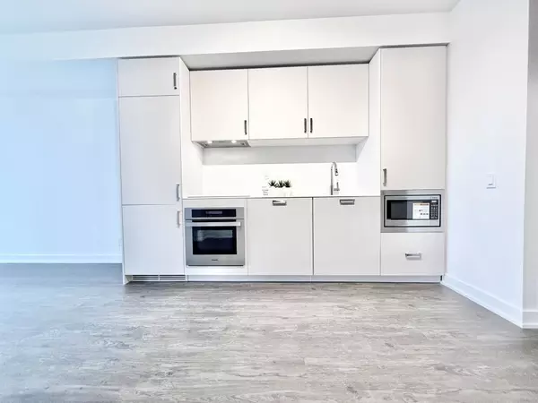 Toronto C08, ON M5C 0B6,88 Queen ST E #1508