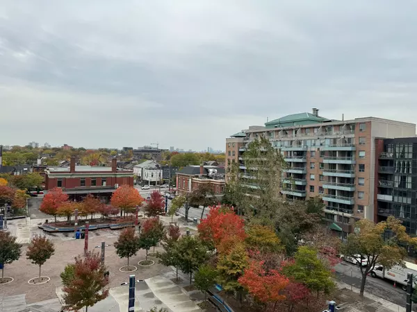 Toronto C01, ON M6J 0C7,36 Lisgar ST #606