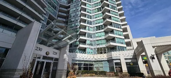 228 Queens Quay W #306, Toronto C01, ON M5J 2X1