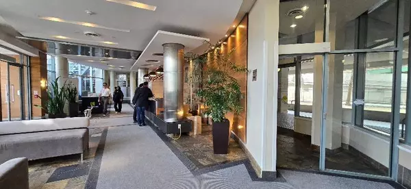 Toronto C01, ON M5J 2X1,228 Queens Quay W #306