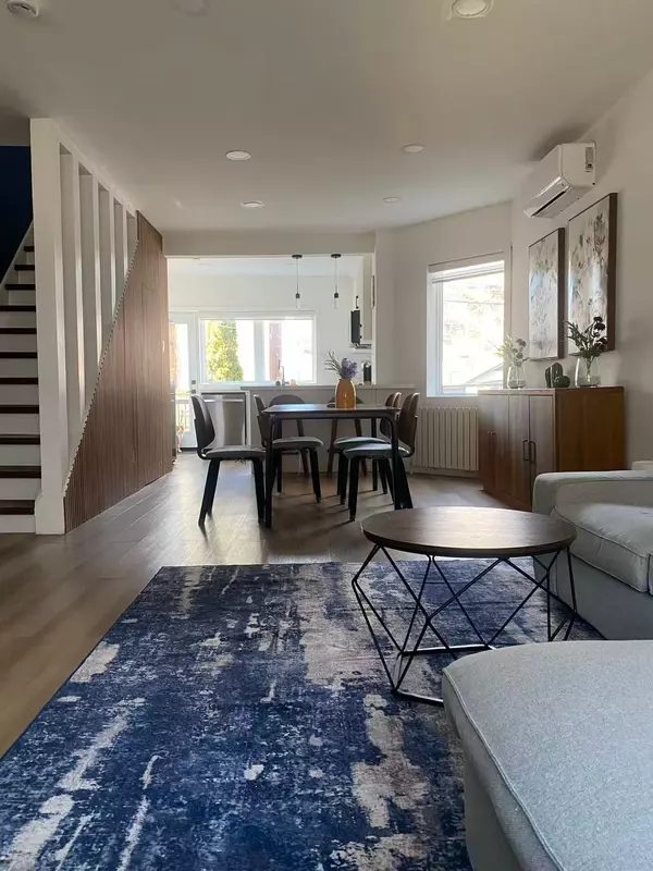 Toronto C08, ON M5A 3B2,42 Arnold AVE