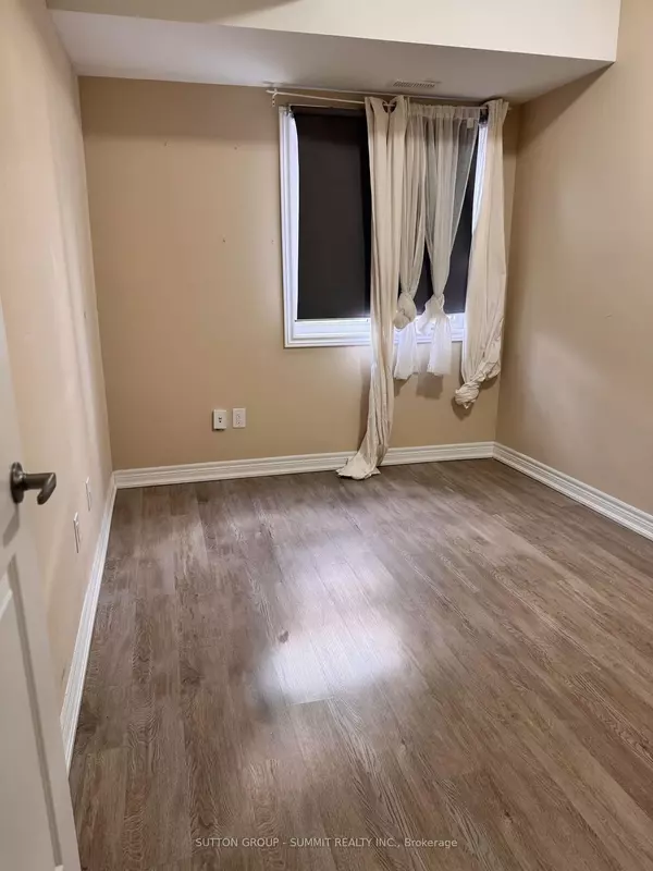 Oshawa, ON L1H 2P5,291 Olive AVE #LOWER UNIT