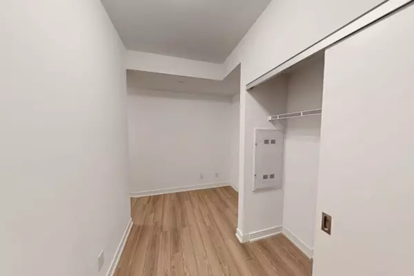 Toronto E08, ON M1M 0E3,2799 Kingston RD #501