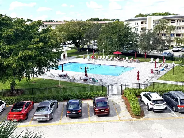 Coconut Creek, FL 33066,3403 Bimini Ln #G2