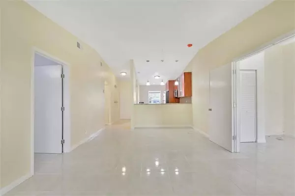 Pompano Beach, FL 33063,5544 Lakewood Cir #E