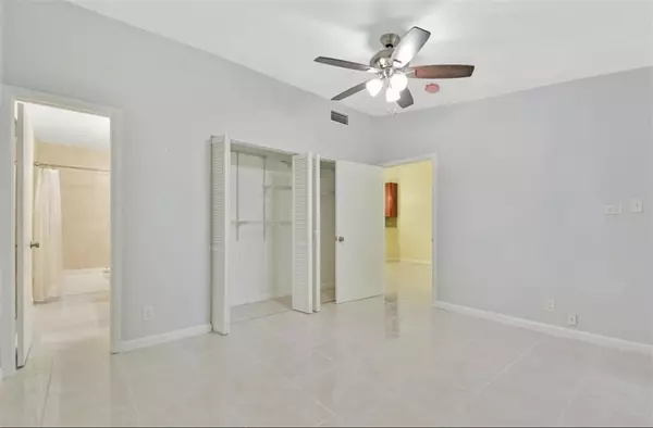 Pompano Beach, FL 33063,5544 Lakewood Cir #E