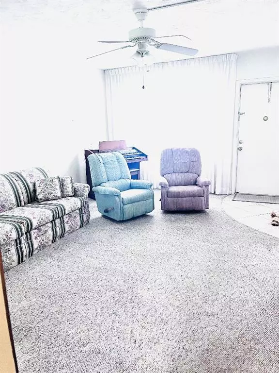 Lake Worth Beach, FL 33461,2381 Sunset Ave #117