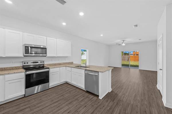 Fort Pierce, FL 34982,5212 Myrtle Dr