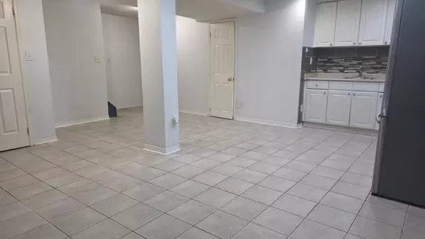 Whitchurch-stouffville, ON L4A 5C9,10 Alderwood ST #(Bsmt)