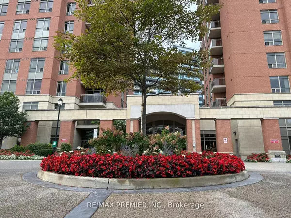 Richmond Hill, ON L4B 0C2,73 King William CRES #609