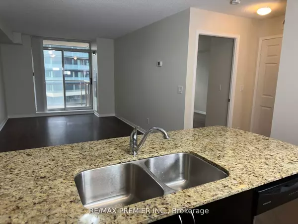 Richmond Hill, ON L4B 0C2,73 King William CRES #609