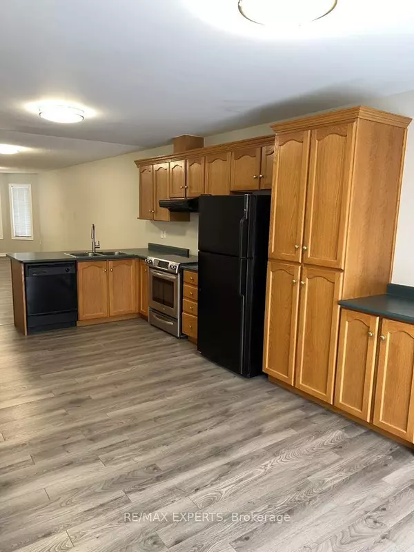 Barrie, ON L4N 8R7,70 Marsellus DR #MAIN