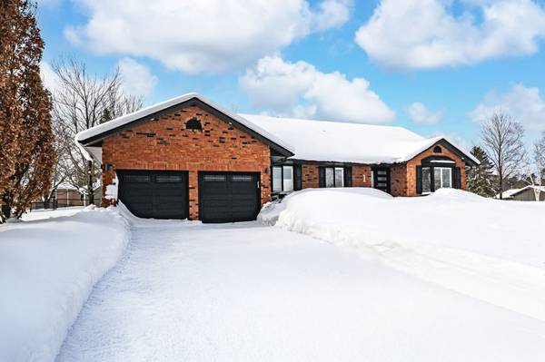 1 Lilac LN, Springwater, ON L9X 0N4