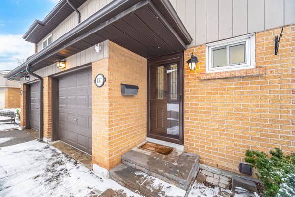 Mississauga, ON L4W 2N9,1951 Rathburn RD E #137