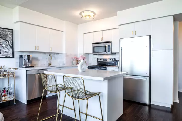 Toronto W06, ON M8V 0A9,15 Legion RD #1105