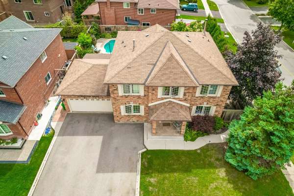 Brampton, ON L6Z 4C5,13 Petworth RD