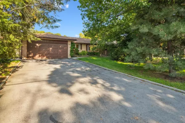 Oakville, ON L6J 2L2,1095 Linbrook RD