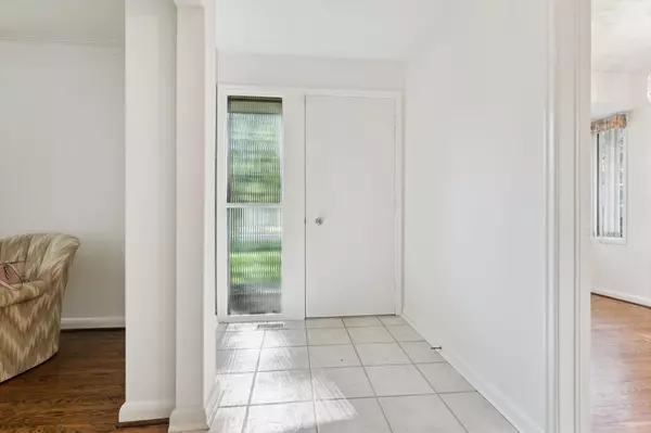 Oakville, ON L6J 2L2,1095 Linbrook RD