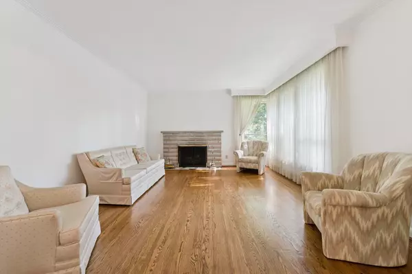 Oakville, ON L6J 2L2,1095 Linbrook RD