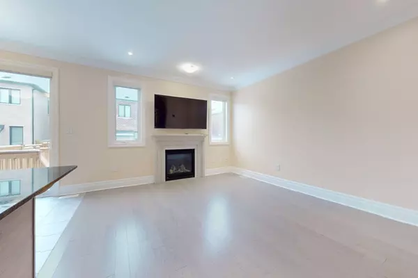 Milton, ON L9E 2A4,1826 Thames CIR