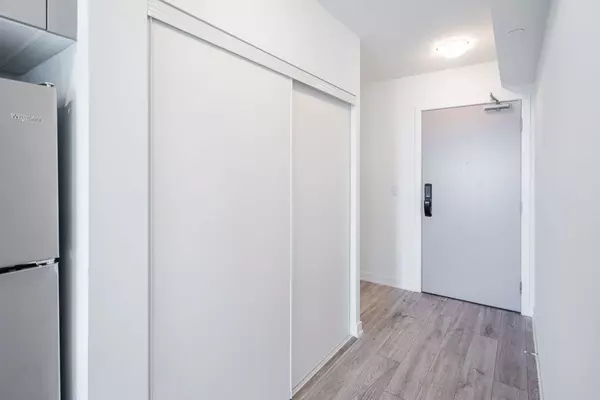 Burlington, ON L7M 2A8,3210 Dakota Common #A401