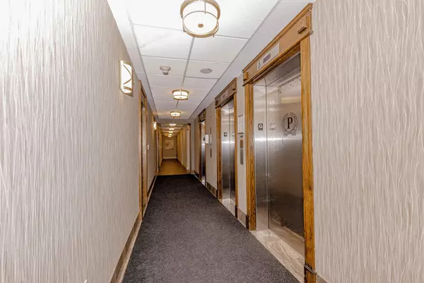 Mississauga, ON L5M 7S1,4850 Glen Erin DR #1403