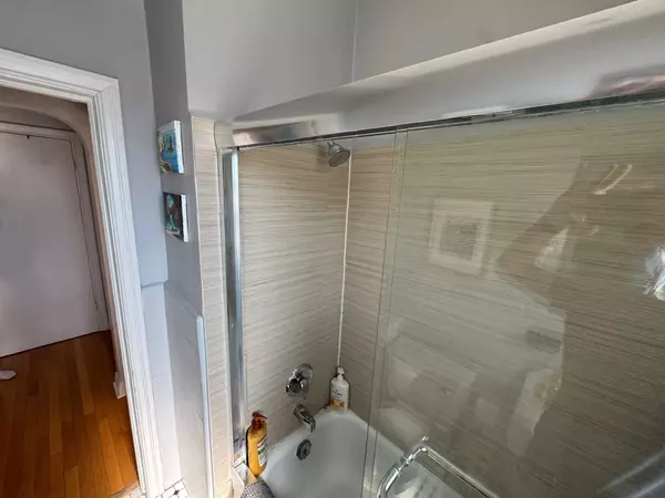 Toronto W02, ON M6P 1R5,354 Annette ST #2