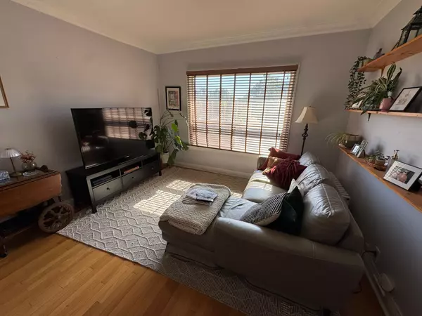 Toronto W02, ON M6P 1R5,354 Annette ST #2