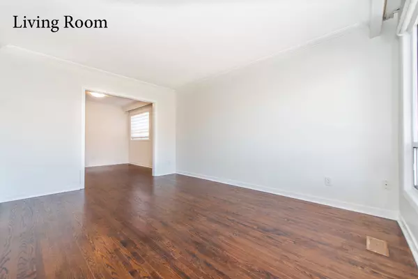 Toronto W06, ON M8W 1Y4,59A Roseland DR #Upper