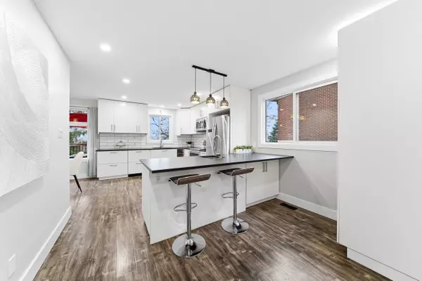 Kitchener, ON N2A 2Y7,23 Stonegate DR