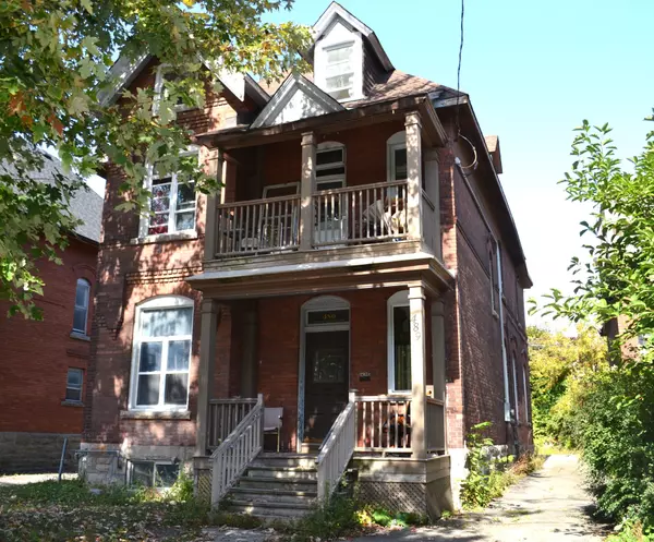 Ottawa Centre, ON K1R 5K5,489 Maclaren ST