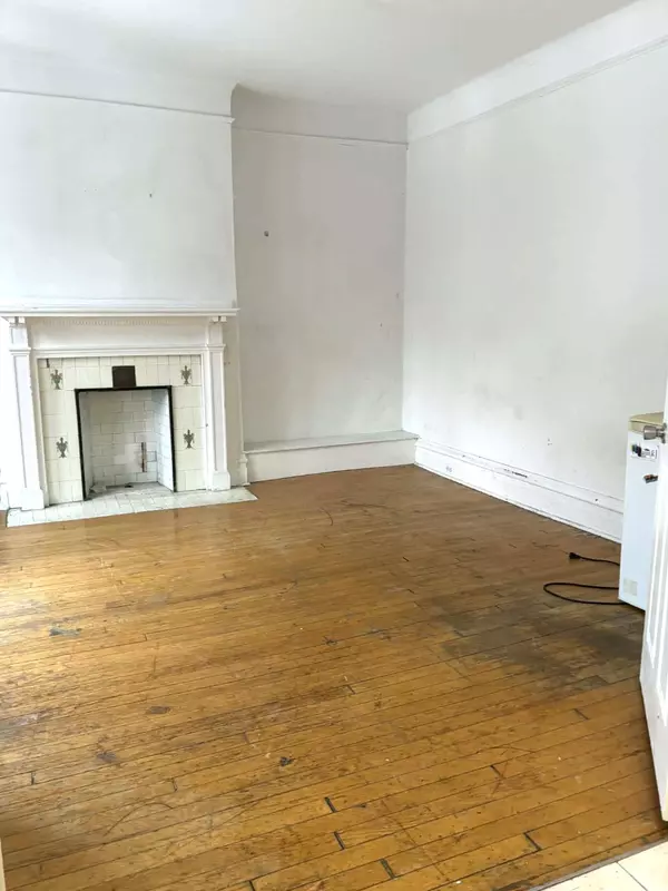 Glebe - Ottawa East And Area, ON K1S 2P3,169 Holmwood AVE