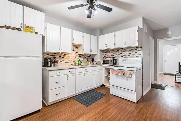 Hamilton, ON L8H 4H5,77 Province ST N