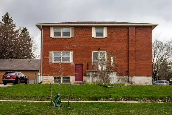 7 Balmoral DR, Kitchener, ON N2M 2J7